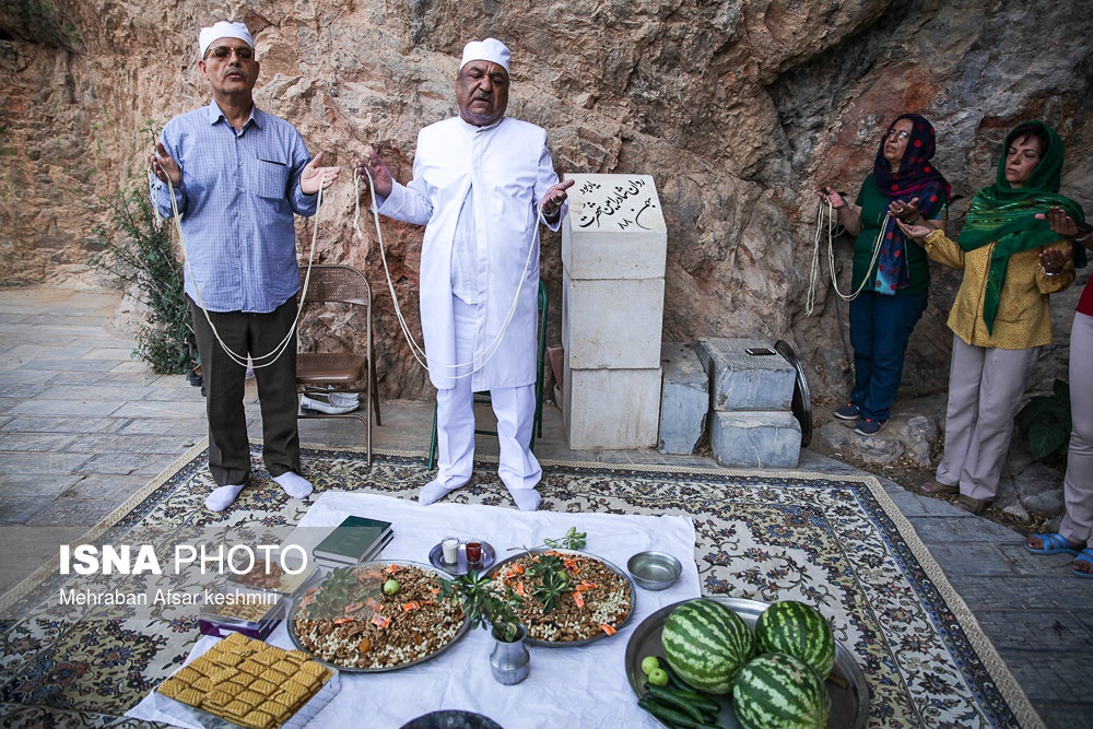 هم‌نشینی زرتشتیان در زیارتگاه چک‌چک +عکس